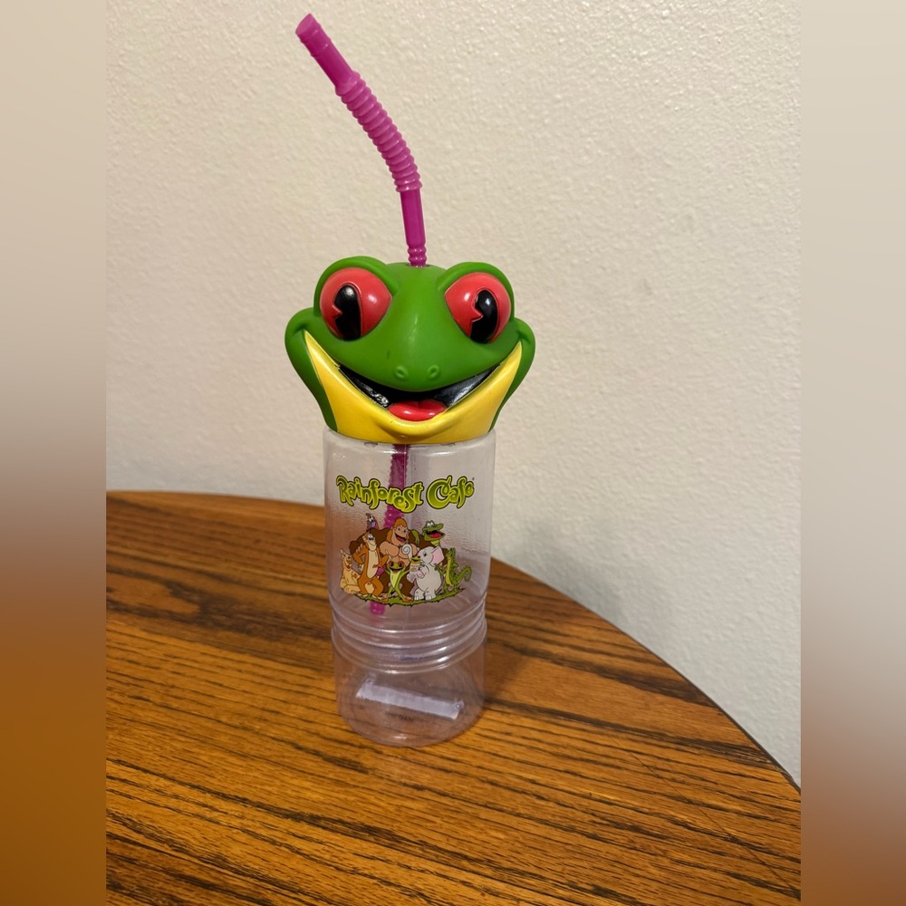 Vintage rain forest cafe souvenir water bottle never used